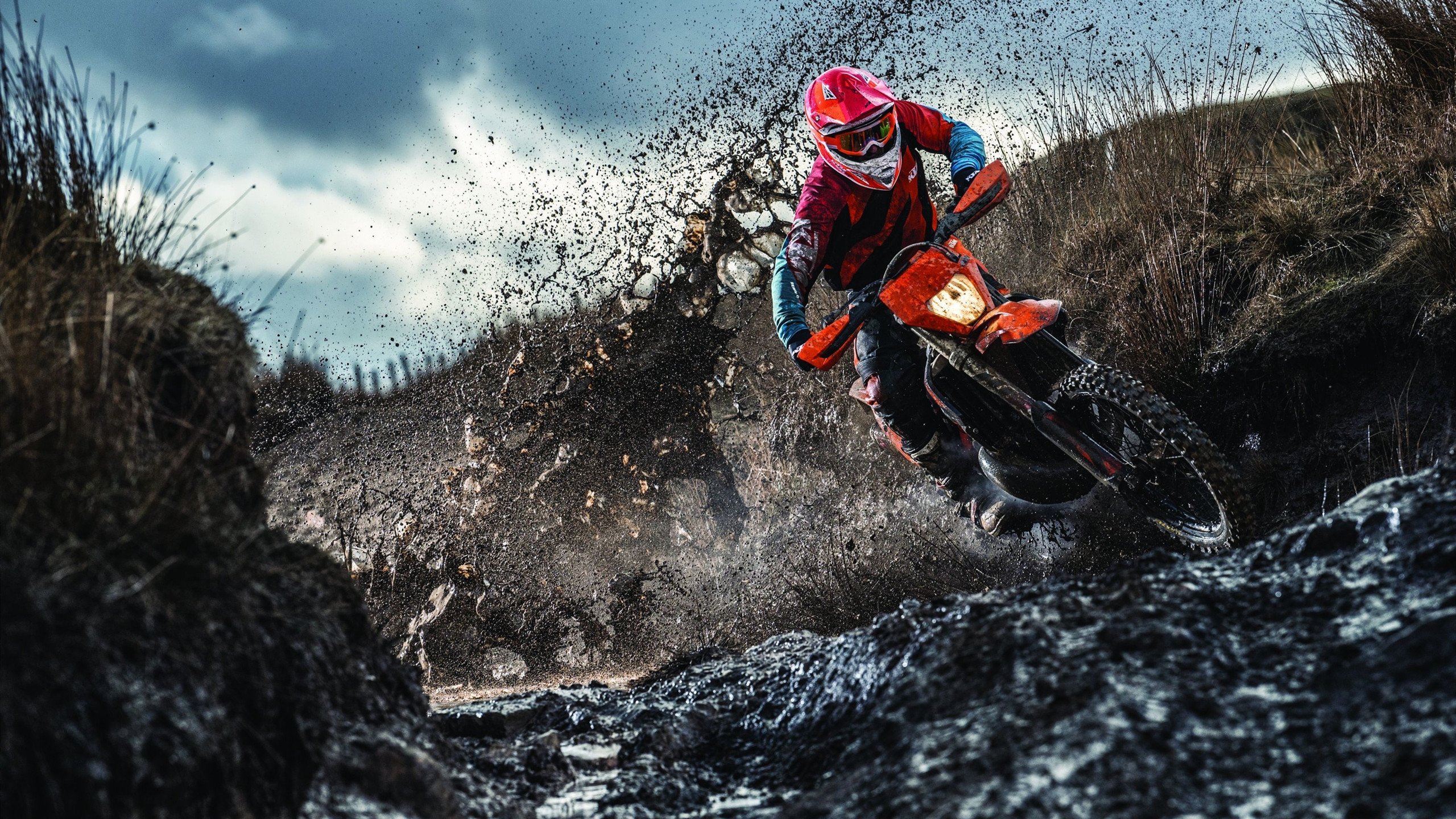 山地探险穿越赛，享受自然极限乐趣，山地探险有哪些